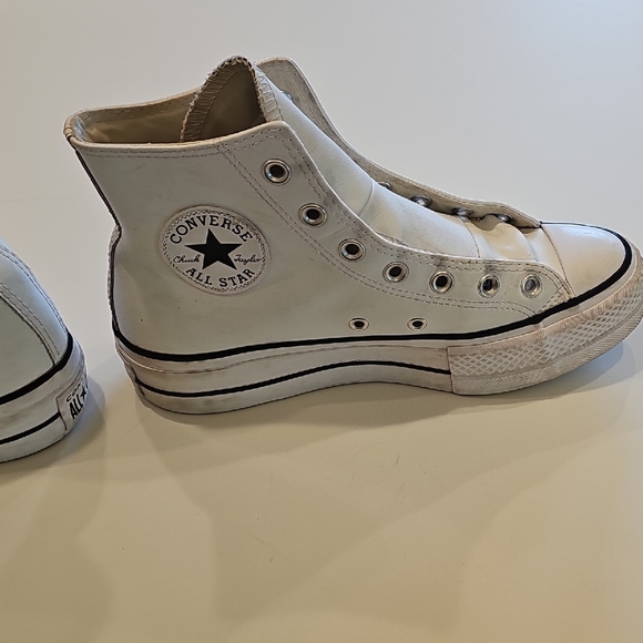 Converse Women's High Top Sneakers White Black Trim Leather Upper Women's 7.5 - Picture 3 of 12